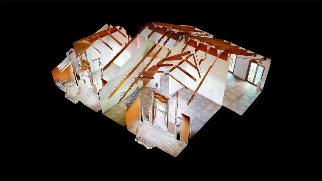 Affascinante mansarda con 2 balconi sul tetto e raro posto auto nel cuore di pallanza gallery 25