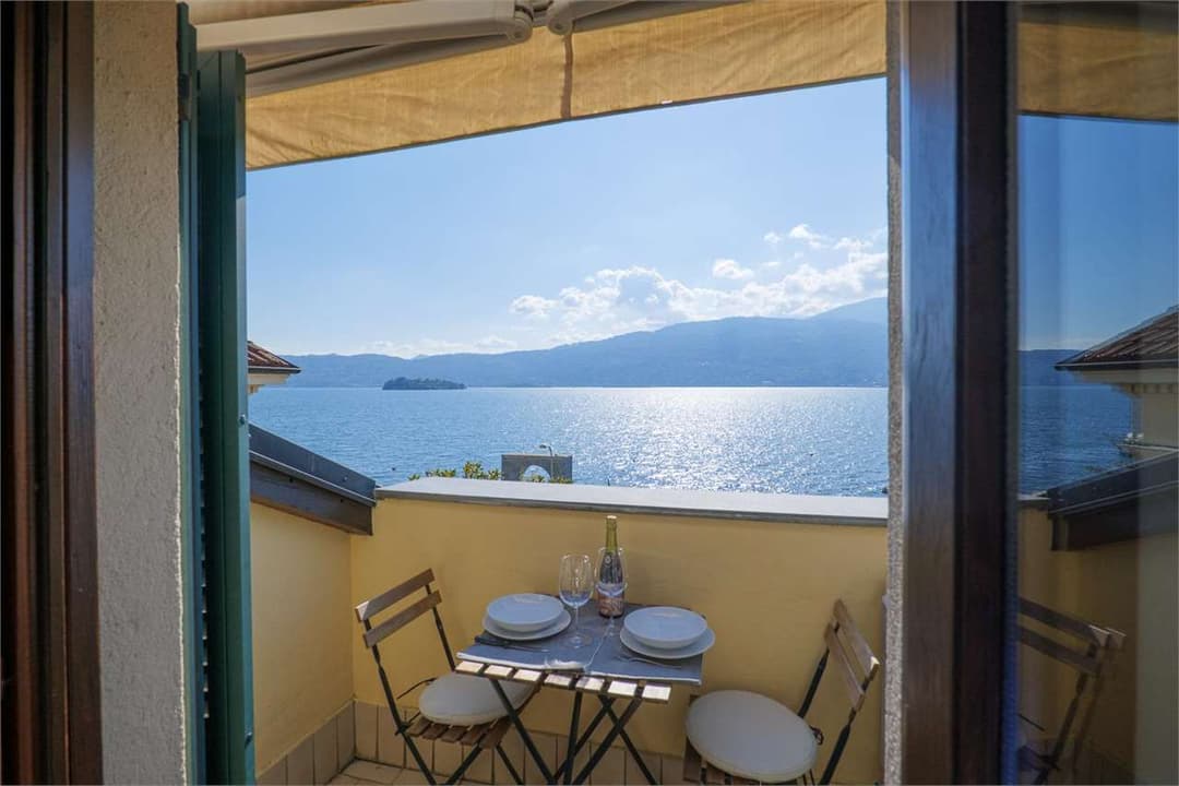VERBANIA suna – fronte lago | una vera rarita’, un'autentica emozione sul lago maggiore gallery 12
