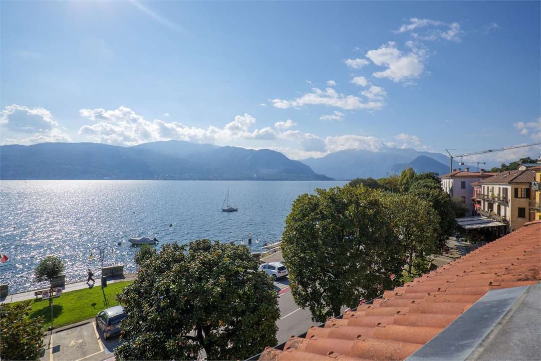 VERBANIA suna – fronte lago | una vera rarita’, un'autentica emozione sul lago maggiore gallery 3